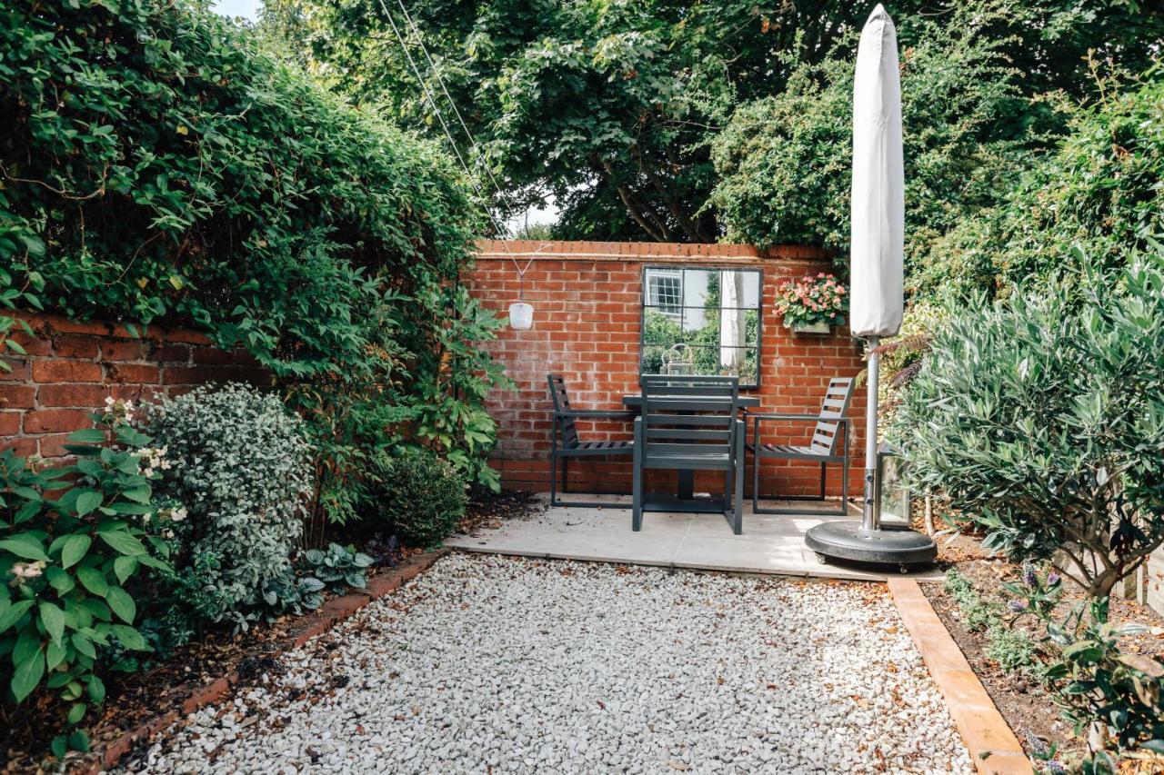 The Dragonfly - Central 2 Bedroom House Henley-on-Thames Exterior photo
